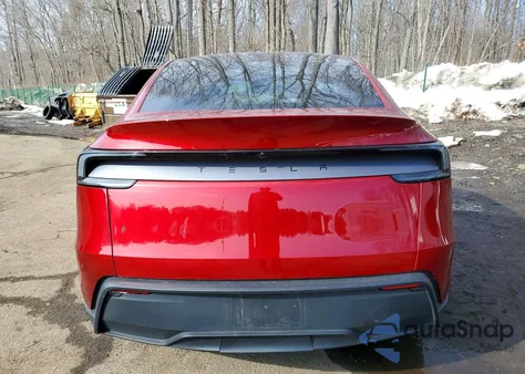 2026 Tesla Model Y z USA, uszkodzony, nr VIN 7SAYGDED0TA427718